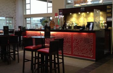 Garden Bar Cafe – The Garden Hotel